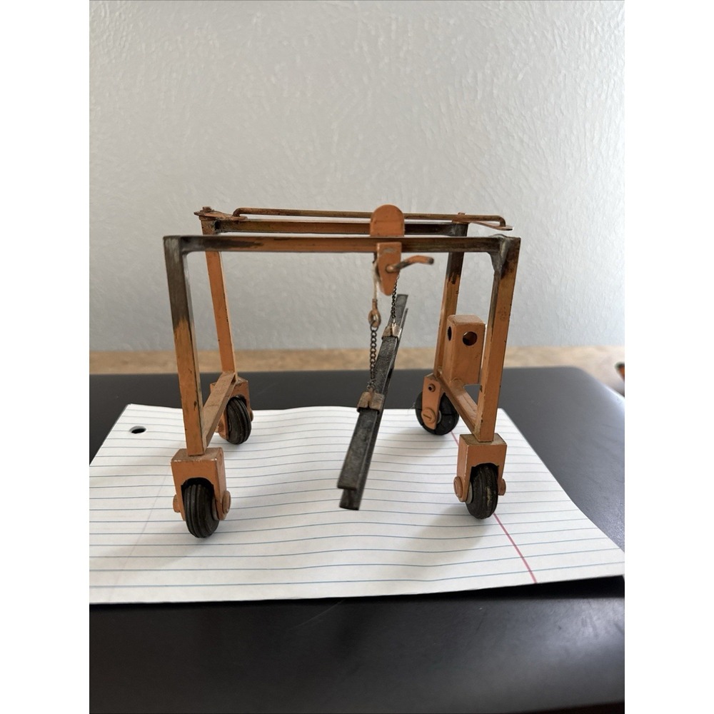 Vintage Toy Die Cast Lift